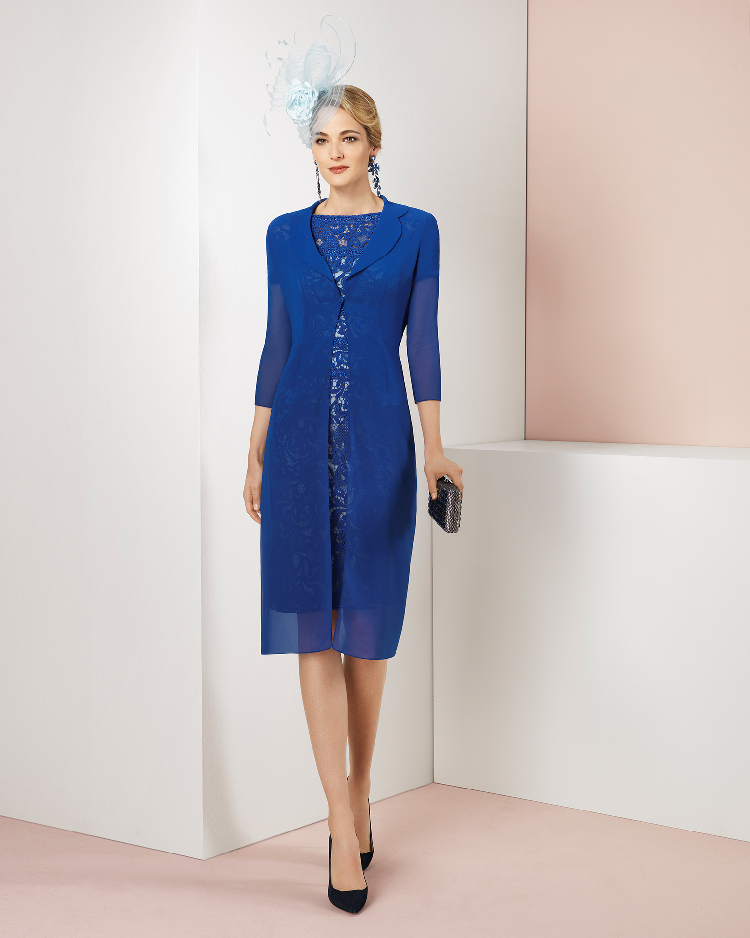 Guipure lace cocktail dress with long-sleeved chiffon jacket, in cobalt/silver pink and fuchsia. 2018 COUTURE CLUB Collection.