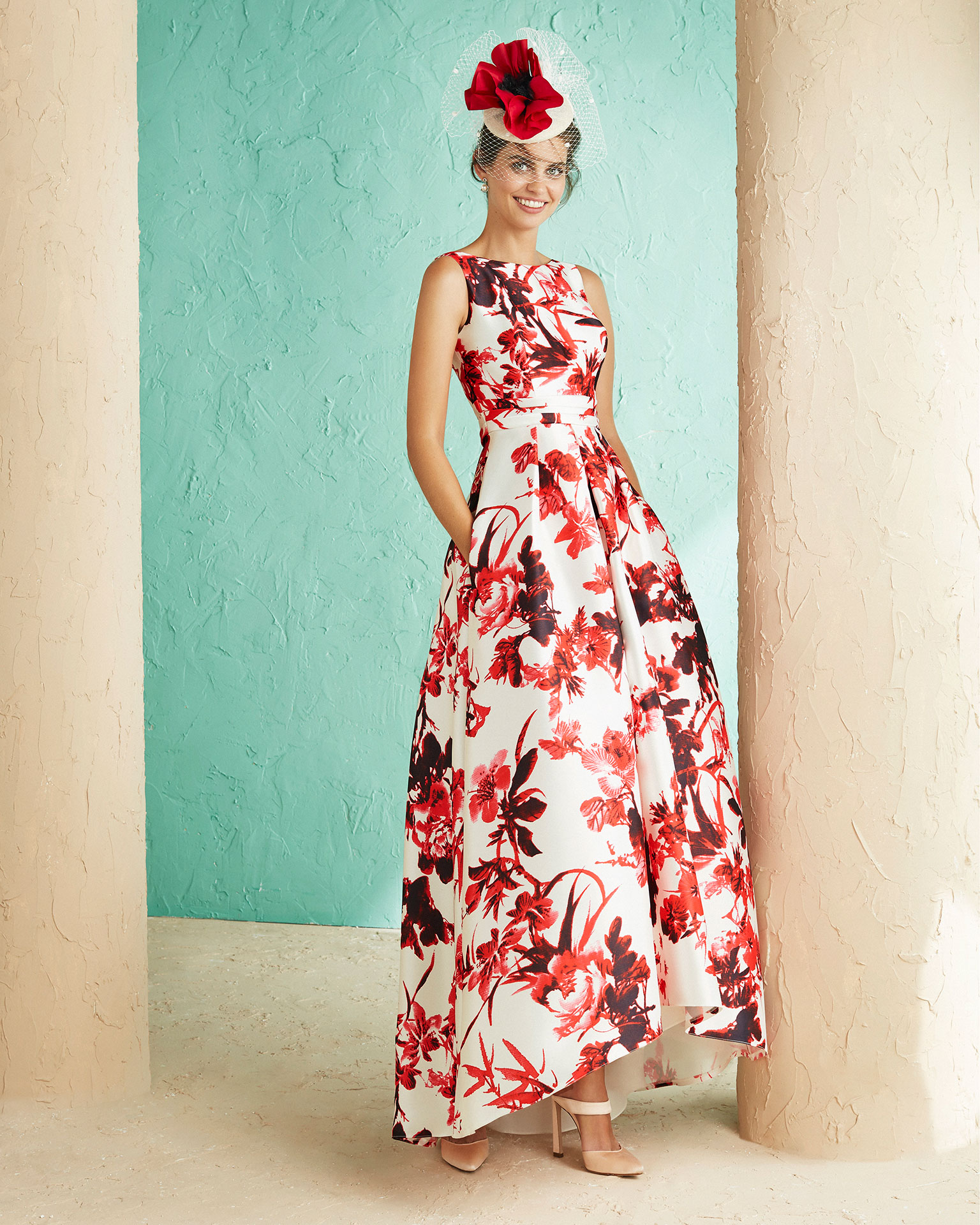 Print mikado cocktail dress. Sleeveless, with bateau neckline. 2019 MARFIL BARCELONA Collection.