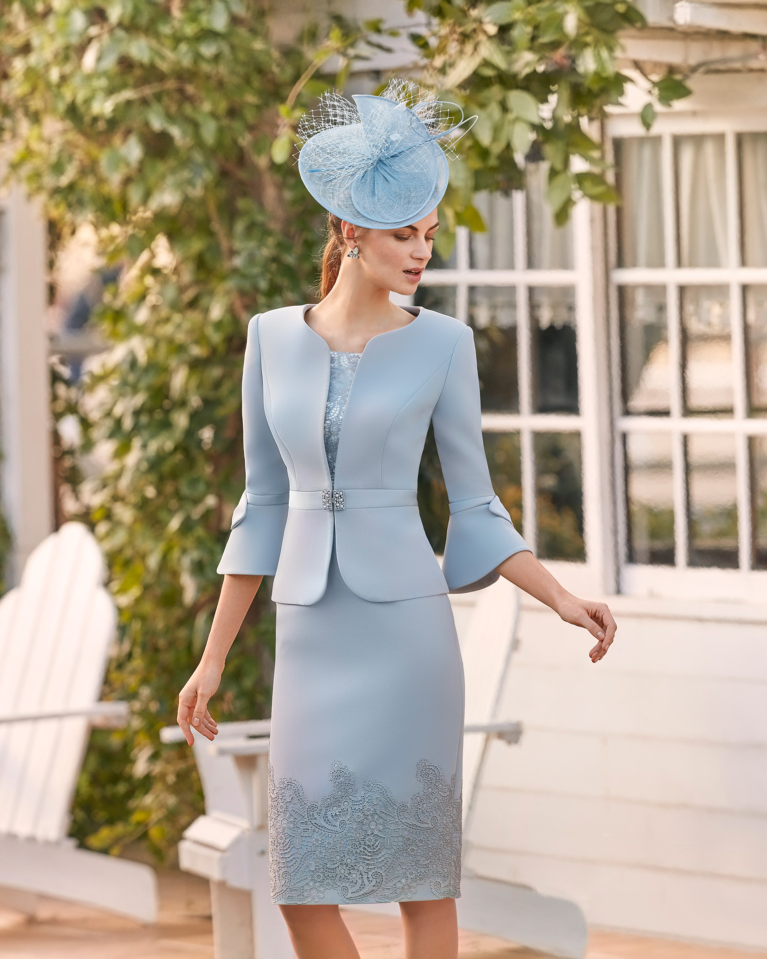 Cocktail dress and jacket in beaded duchess crepe and lace. Round neckline and short sleeves. 2021 COUTURE CLUB Collection.