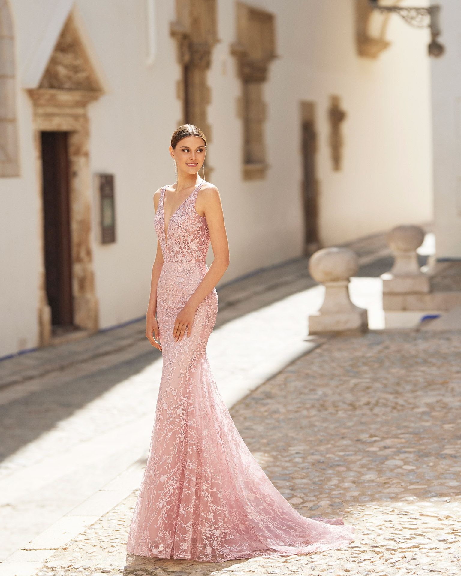Lace cocktail dress. V-neckline and V-back. With tulle overskirt with beaded details, and shawl. 2022 MARFIL_BARCELONA Collection.