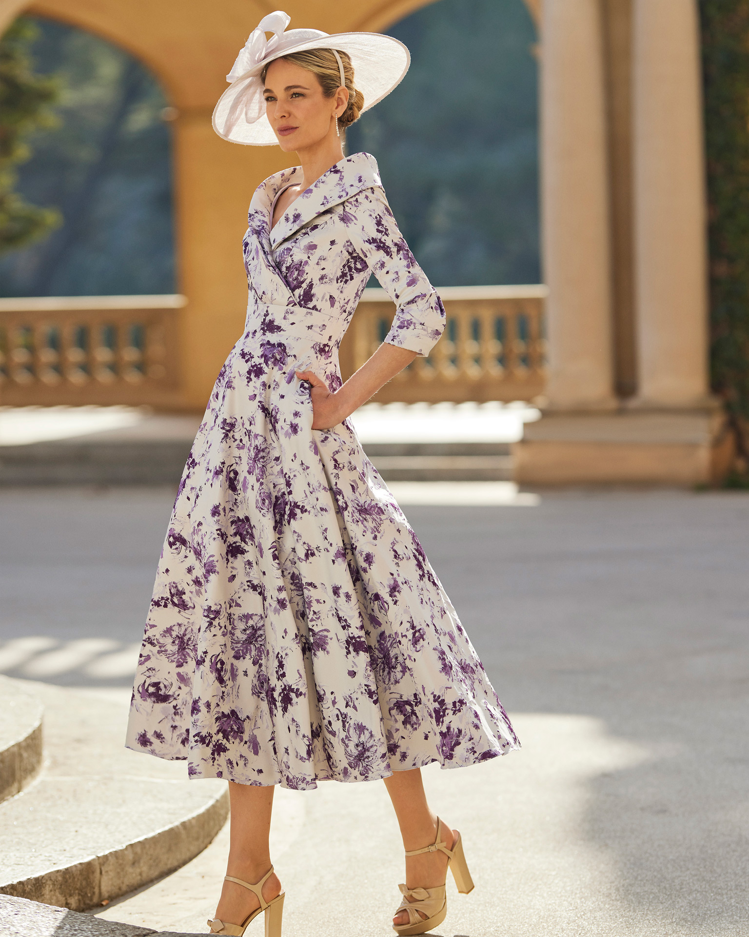 Simple midi mother of the bride or groom dress. Made with brocade. With wrap-around neckline, three-quarter sleeves and skirt with pockets. Couture Club look. MARFIL_BARCELONA.