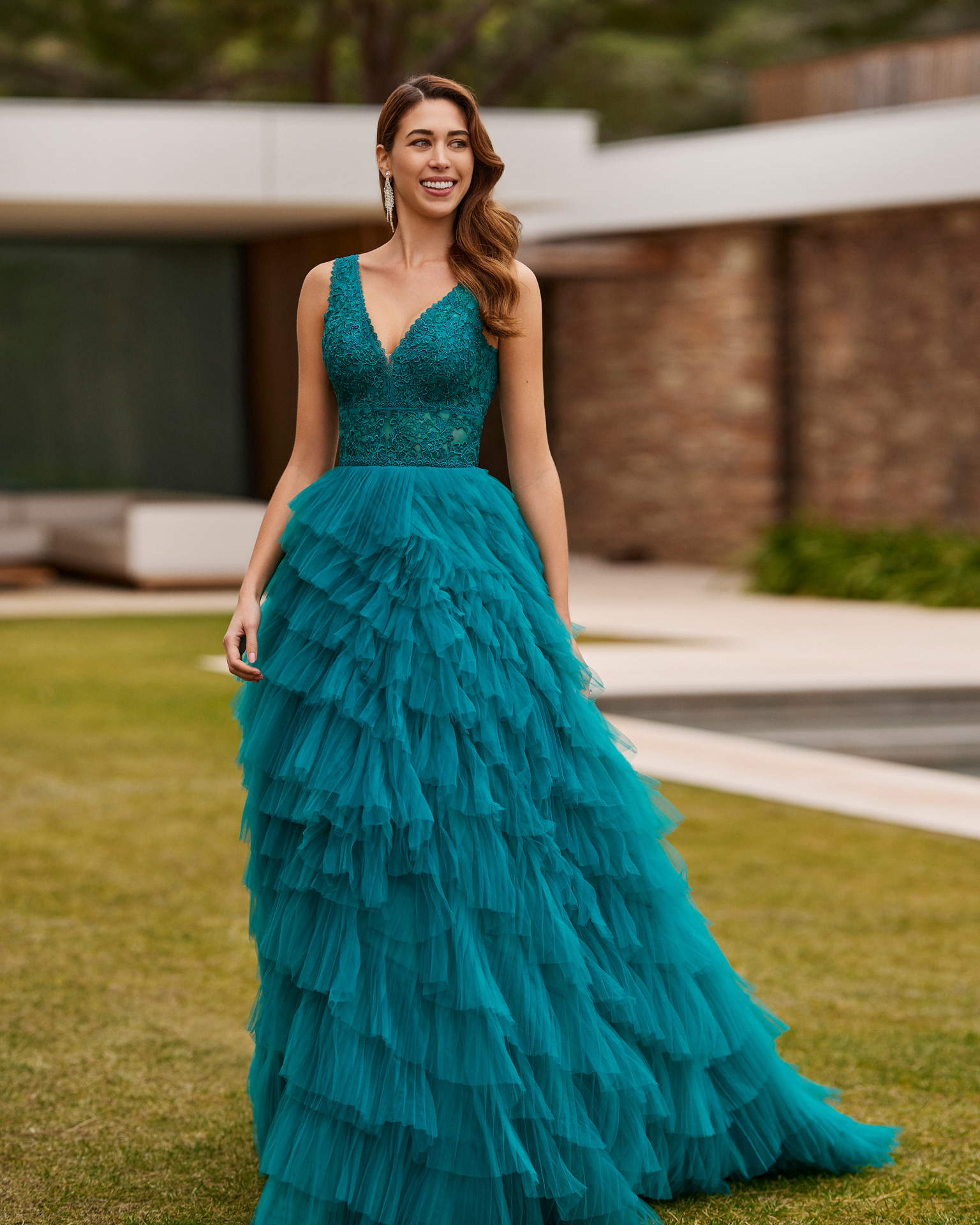Princess style long evening dress. Crafted in tulle with lace details. With V-neckline and V-back. Marfil Barcelona design for parties and events. MARFIL_BARCELONA.