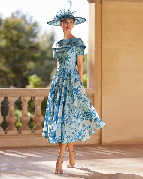 Elegant midi guest dress. Made with brocade. With wrap-around neckline and short sleeves. Couture Club outfit. MARFIL_BARCELONA.