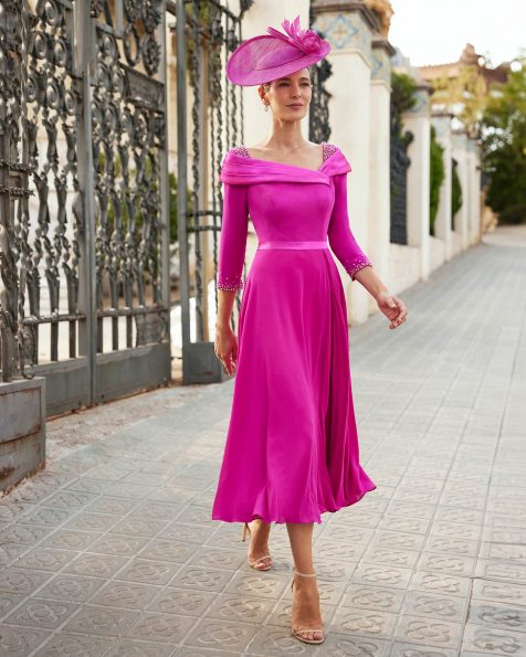 Vestido de invitada midi y estilo fluido. Elaborado con triacetato y georgette. Con escote envolvente y manga francesa.Modelo Couture Club. MARFIL_BARCELONA.