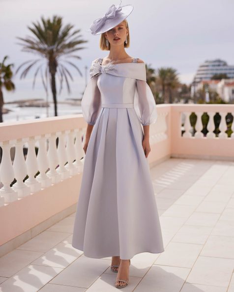 Vestido de fiesta midi. Confeccionado en mikado. Con escote bajo hombros, manga abullonada y tirantes. Conjunto Couture Club. MARFIL_BARCELONA.