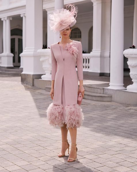 Vestido de fiesta midi, dos piezas confeccionado en triacetato. Con escote barco, manga corta y espalda cerrada con abrigo. MARFIL_BARCELONA.