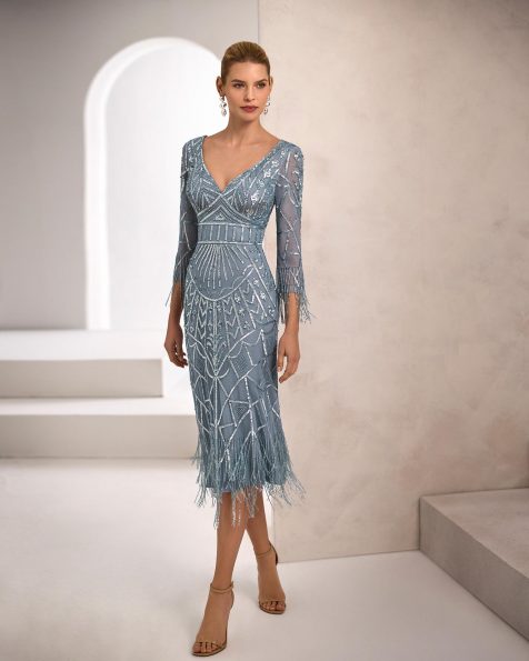 Midi evening dress. Made of beaded fabric. V-neckline, three-quarter sleeves, and V-back. MARFIL_BARCELONA.